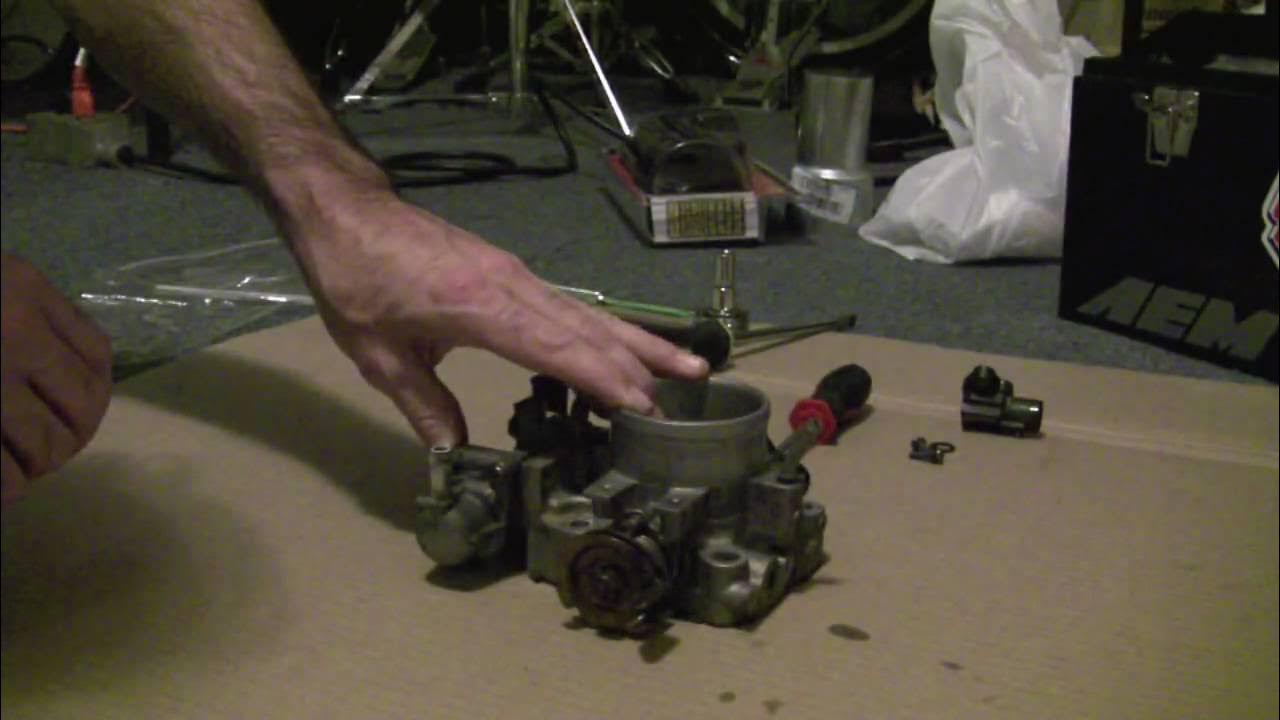 How to Clean the Fast Idle Thermo Valve on a Honda - YouTube