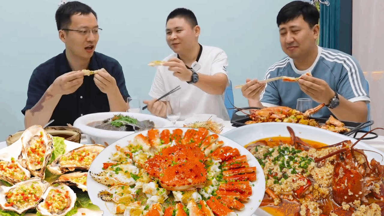 大胖狂砸4700元请客！鲜活帝王蟹+波龙堆满桌，太原粉丝直呼‘老板大气’！