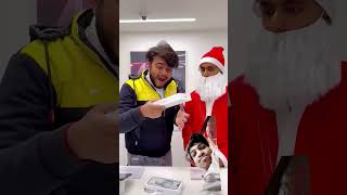 iPhone Scam V/S Santa #shorts #ytshorts #youtubeshorts #iphone #santa #christmas Tiger adi