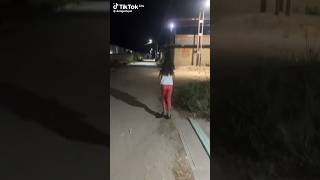 haciendo que niñas lleguen más rápido a casa 🤑🤑