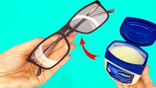 So entfernen Sie Kratzer vom Brillenglas mit Zahnpasta und Vaseline