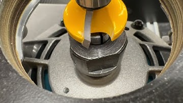 Professionele tip: Plaats een 1/4 inch bit in een gat van 1/2 inch #doehetzelf #houtbewerking #wi...