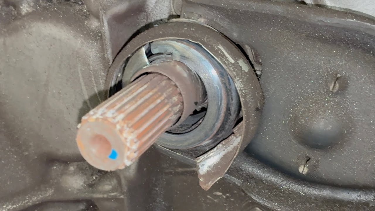 Peugeot 208 kinyomó csapágy miatt kuplung készlet csere