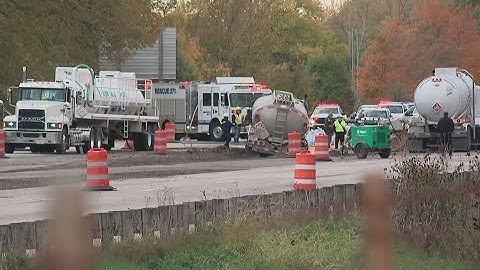 Police: Tanker truck driver cited after crash on U.S. 33 in Marysville that caused diesel fuel leak