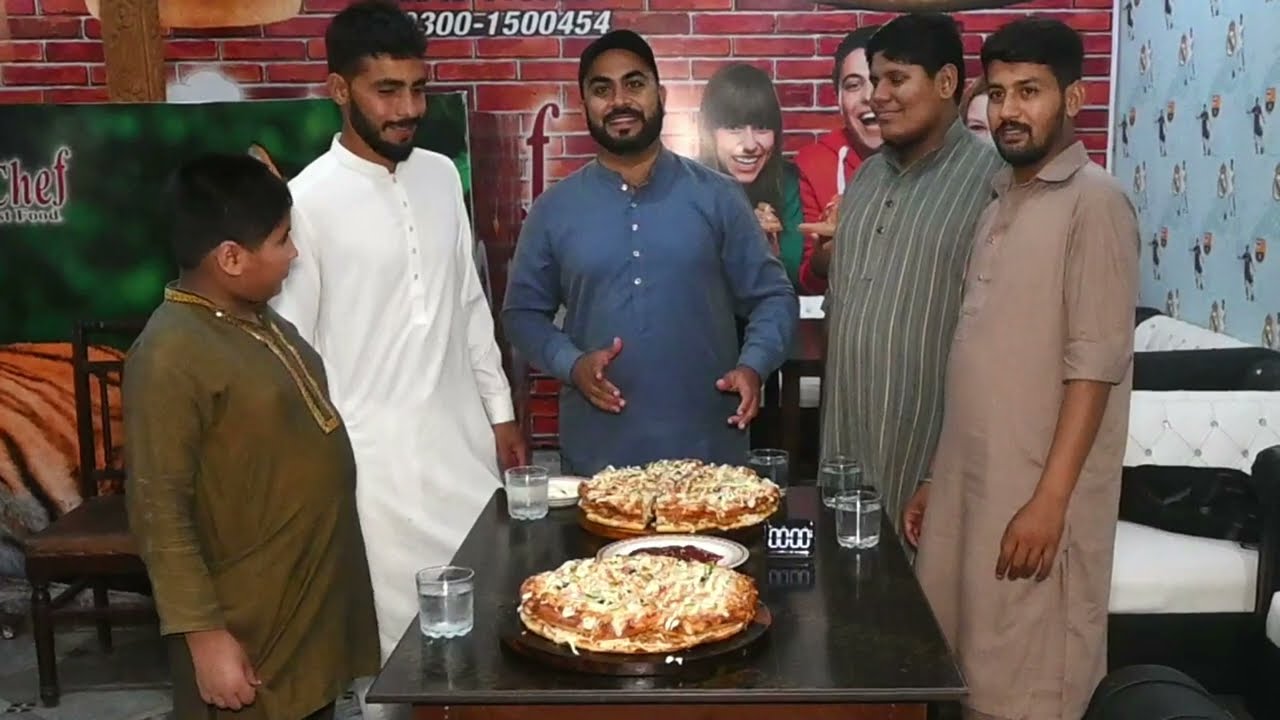 Pakistan's Heaviest Pizza Burger Eating Contest | Food Challenge |