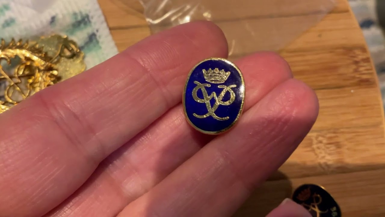 Duke of Edinburgh award scheme Gold and blue rare enamel vintage pin badges.