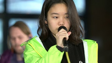 Superorganism - Something For Your M.I.N.D. (Live on KEXP)