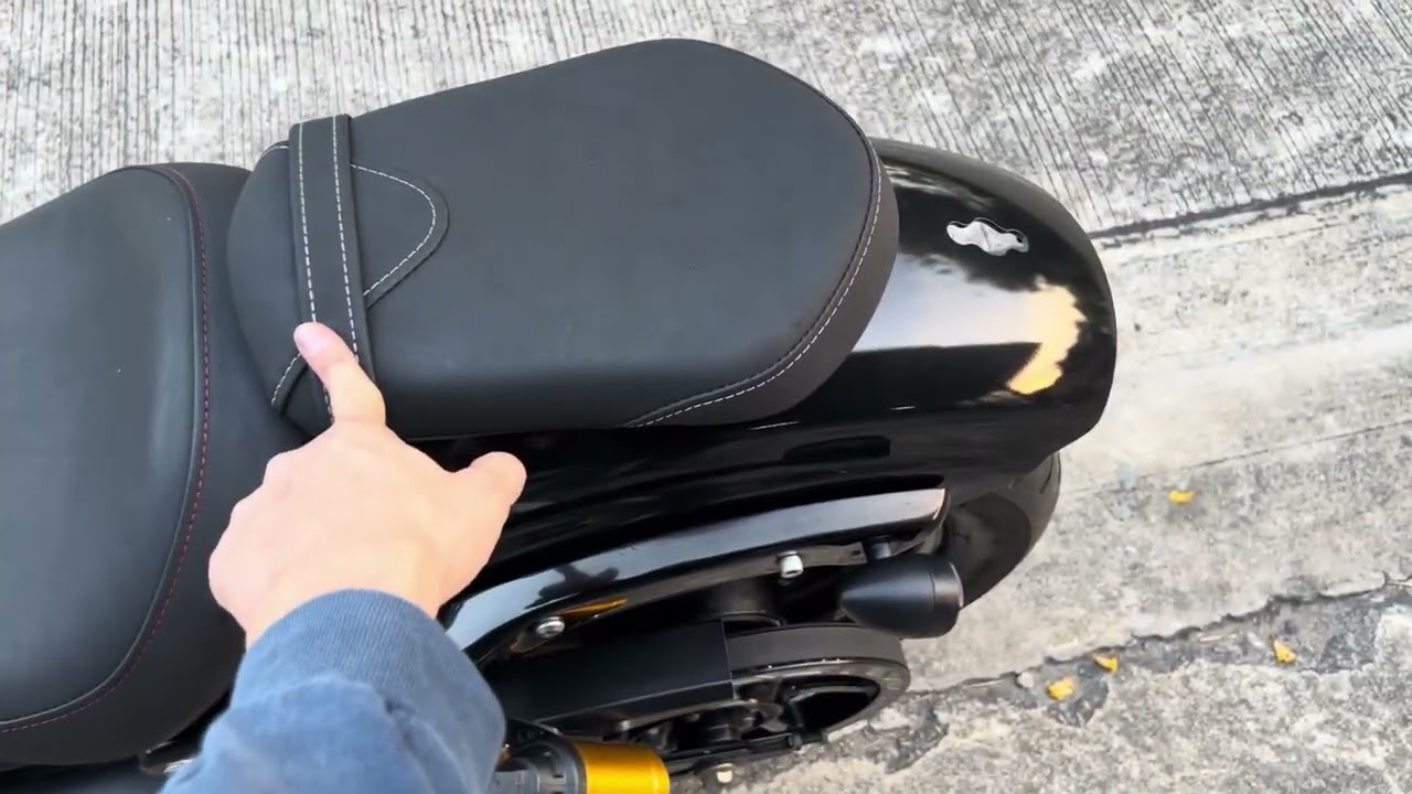 Yamaha Bolt R ปีจด 201716  แต่งทรงสวย ไมล์น้อย เล่มครบ