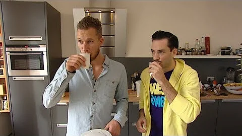 Survival at home - Dennis en Valerio maken koffie
