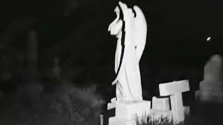 Ariana Grande - Bunnyhop 