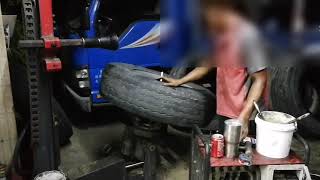 Tire Changer A+拆胎機工作現場實地拍攝2分04秒