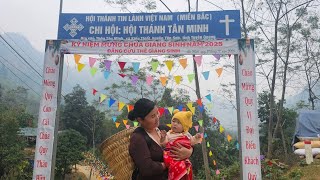 A single mother living in a secluded place quietly raises her child amidst loneliness and illness.