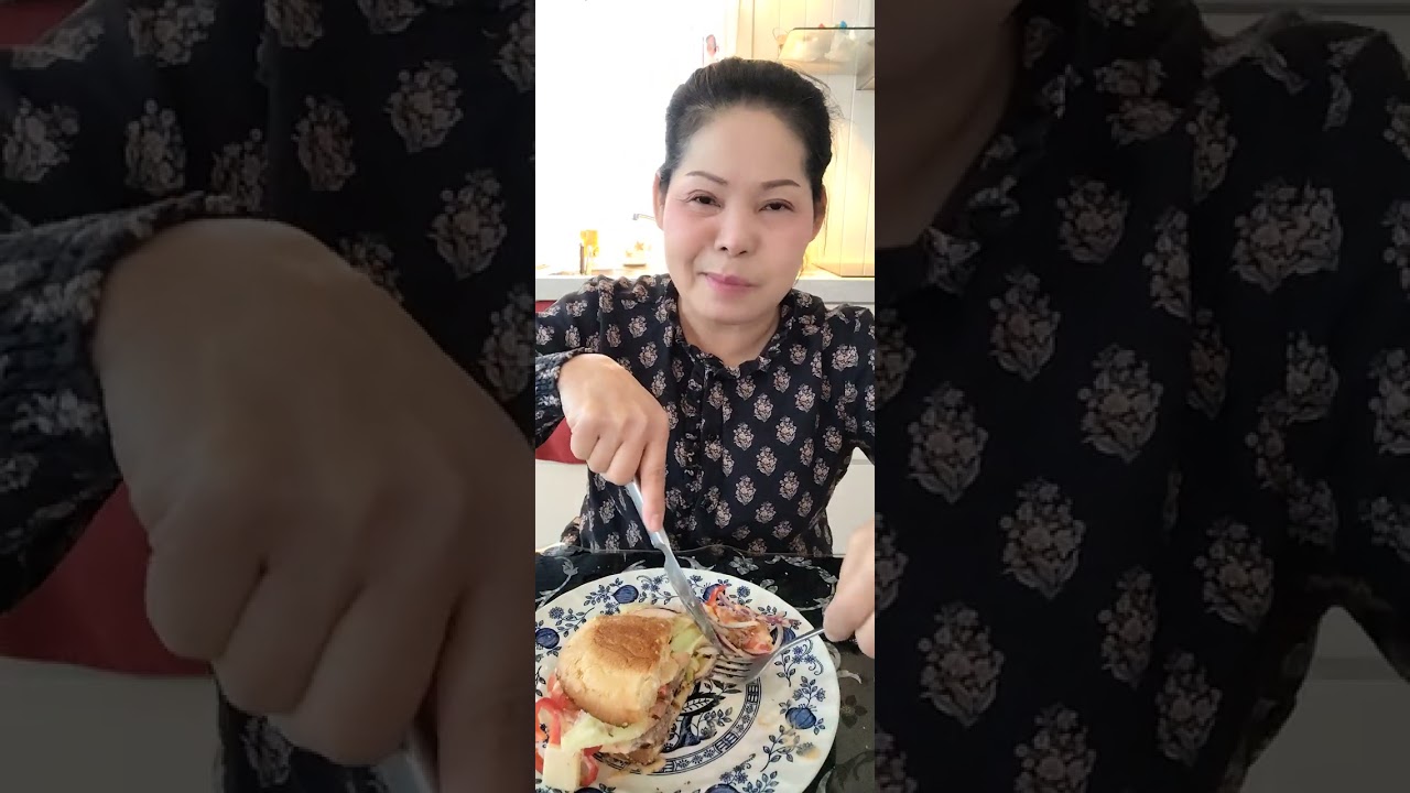 ทำเบอร์เกอร์อร่อยๆ​🍔🍔😋