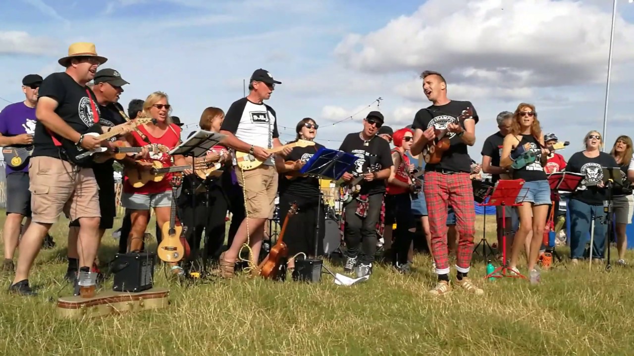 Southampton Ukulele Jam 'Teenage Kicks' YouTube