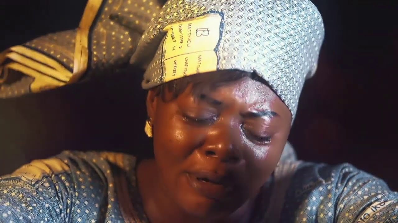 Maman ESTHER YEMBE - ATTENDS LE CRIS DE MON COEUR ( CLIP OFFICIEL