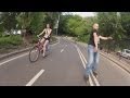 Аттракцион "Велосипедная дорожка" Cycling Пешеходы на велодорожке.