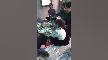 Cỗ dân tộc Mường (mâm cơm lót lá chuối)#shorts