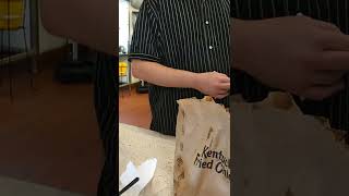 KFC WORKERS TRYING TO CLUCK BACK, ,,,( WARREN OHIO)