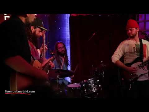 Putar A Tap On The Shoulder - Ryley Walker