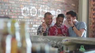 Parody: Another way to 'Selfie'; A new way to shoot with Sony DSC-QX10 screenshot 5