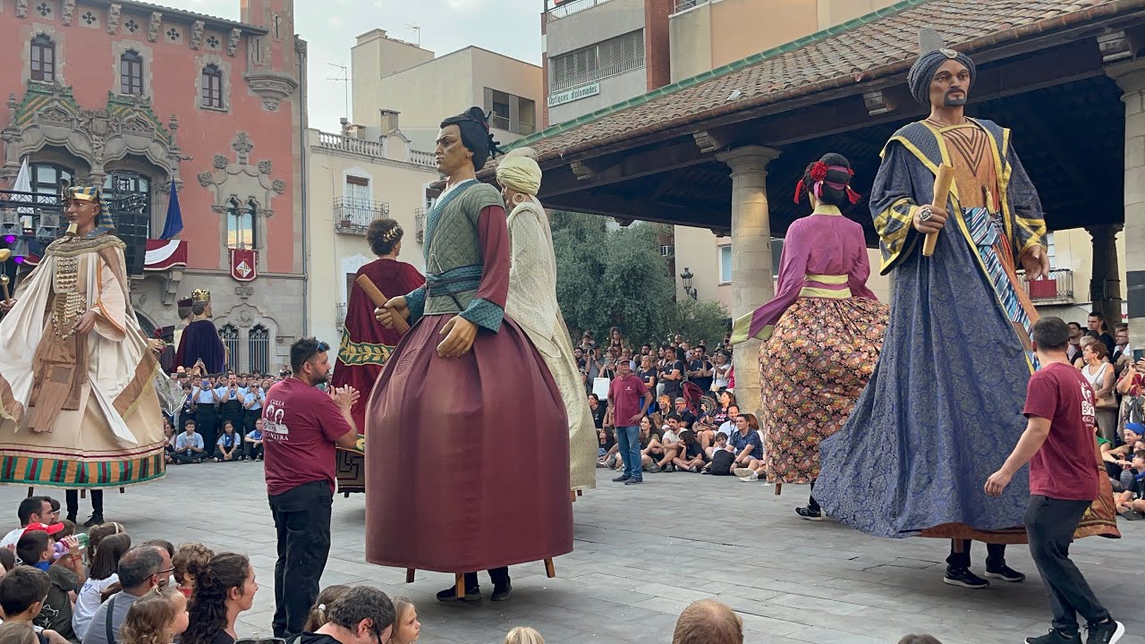 Ball dels Gegants de Lleida🪭💐 - Convidada dels Gegants de Granollers