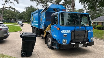 Autocar ACX Heil Durapack python on trash 46596