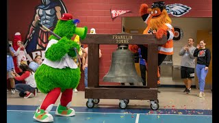 Phanatic and Gritty at Franklin Towne