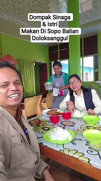 Dompak Sinaga & Istri Makan di Sopo Balian Doloksanggul #shorts