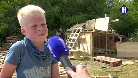 Huttenbouwspektakel in Budel-Dorplein