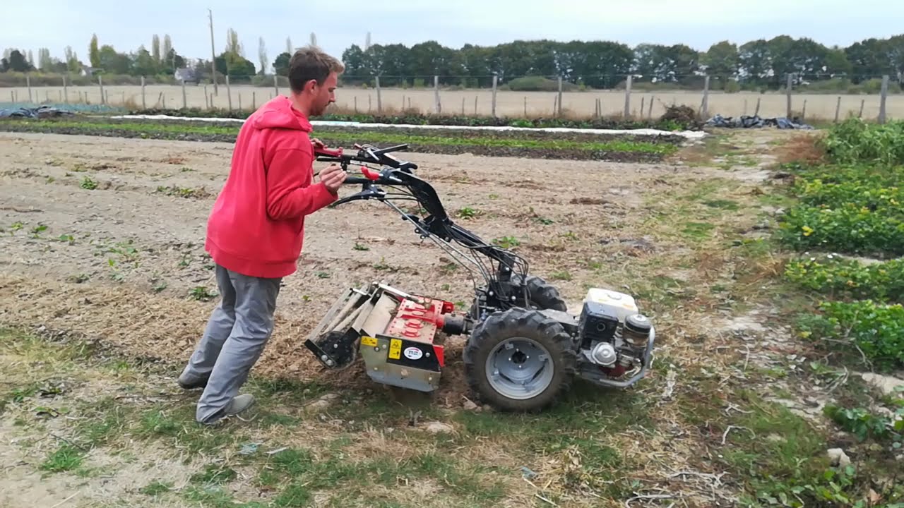 Herse rotative sur BCS 740 - YouTube