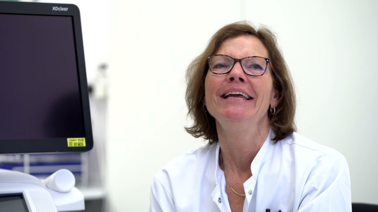 Kate er Social- og sundhedsassistent. Hun har i mange år arbejdet på hospital.