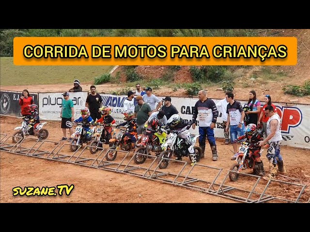 Jogo de corrida de moto, motos coloridas na corrida, motinhas vídeo infantil  pra crianças 