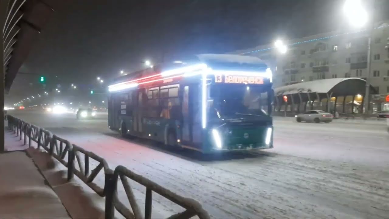 ночь новый год поездка по городу трамвай троллейбус автобус уфа башкирия 1 января 2026