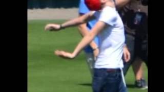 Forever Young- A One Direction Fan Fiction (Chapter 214) Forever Young- A One Direction Fan Fiction (Chapter 214)