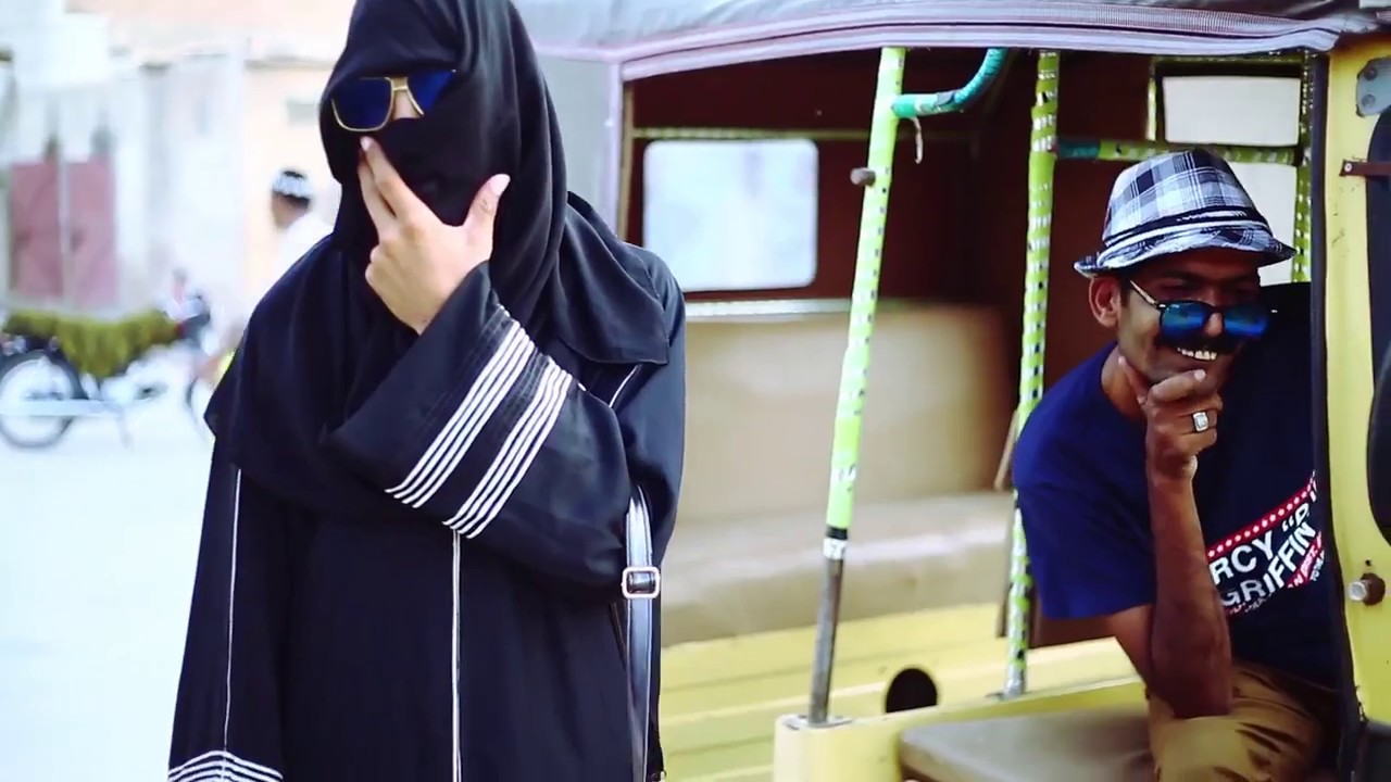 Mere Rickshaw Pe Chad Tujhe Le Jau City |funny version | of mere rashke qamar| 1 see the description