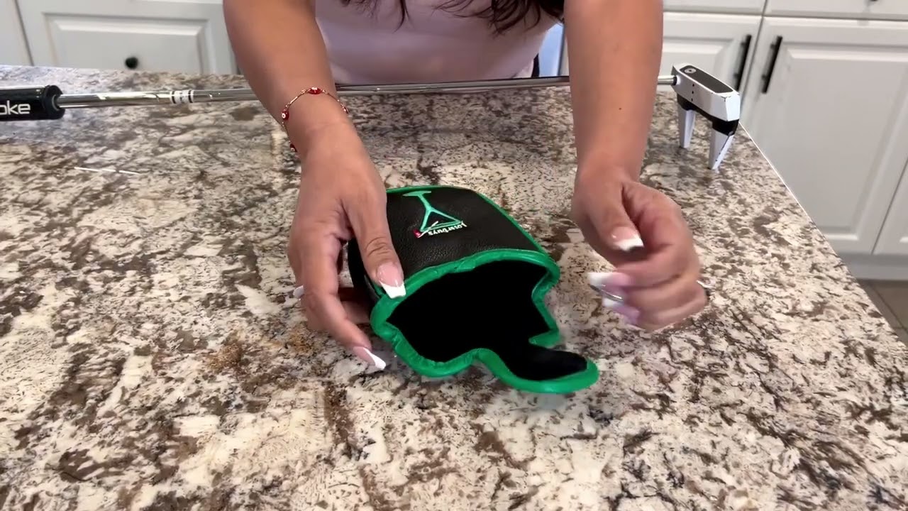 Giggle Golf Mallet Putter Cover, PU Leather with Embroidered Designs and Magnetic Closure Review