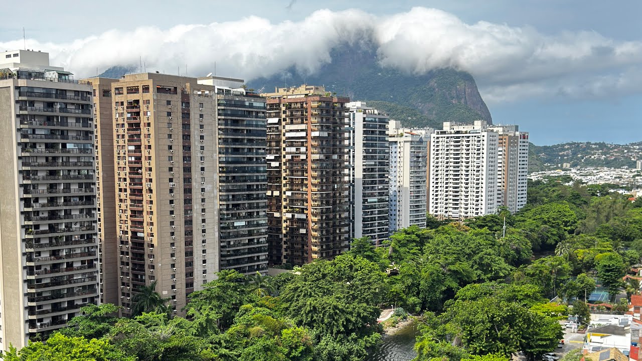 Varandas do Mar – 96m² Reformado | Varanda Gourmet | Vista Pedra da Gávea | Posto 4/5 da Barra