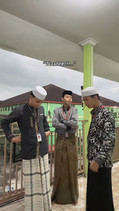 ketika santriwati lewat😁🤫SC tiktok: arnonkaryanacakep#santripondok #pondokpesantren #santrigaul