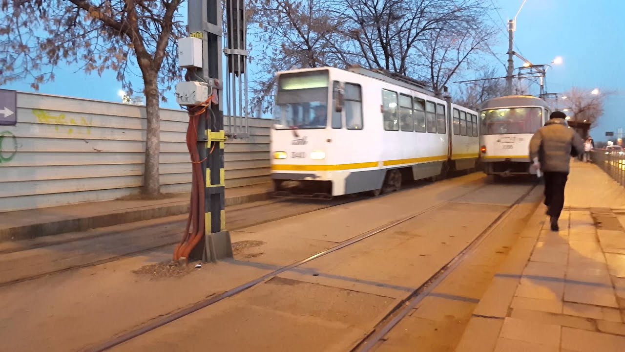 Trafic tramvaie RATB la Razoare Piata Danny Huwe YouTube