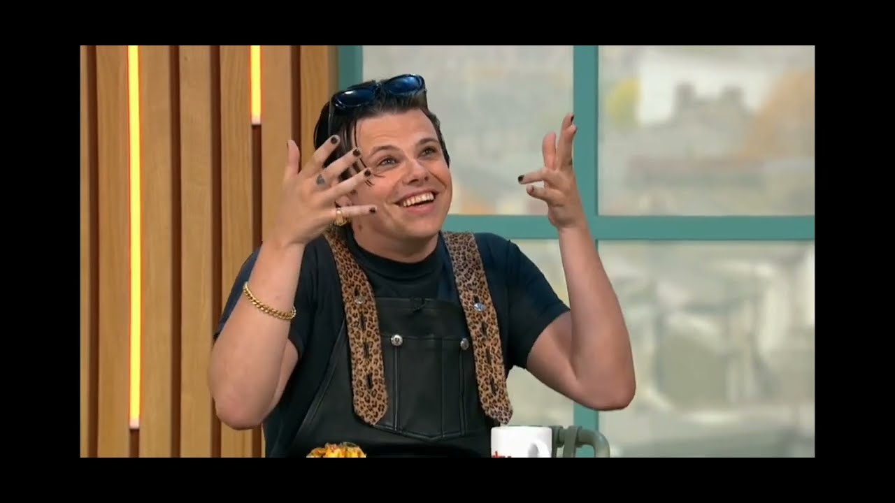 yungblud-the-masseuse-sunday-brunch-channel-4-4-8-24-youtube