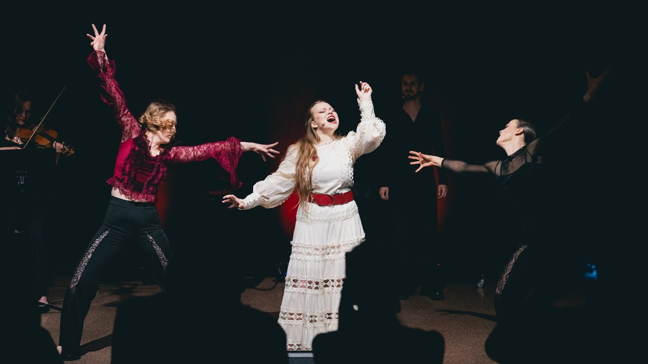 Czerwone trzewiki. Historia złoczyńcy - Dominika Borowska - recital licencjacki