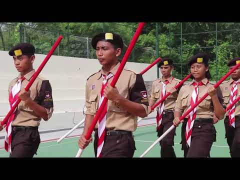 Video: Cara Mudah Berjalan dengan Tongkat Jalan: 12 Langkah (dengan Gambar)