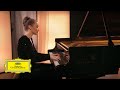 Capture de la vidéo Elisabeth Brauß –  Hindemith: No. 2, Sehr Langsam [In Einer Nacht, Op. 15]