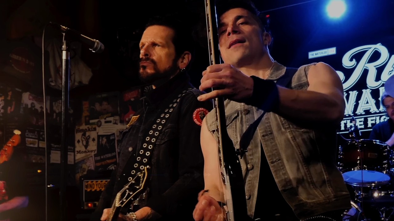 Ricky Warwick - Fire & Vengeance (Official Video) auf YouTube ansehen Ricky Warwick - Fire & Vengeance (Official Video) auf YouTube ansehen