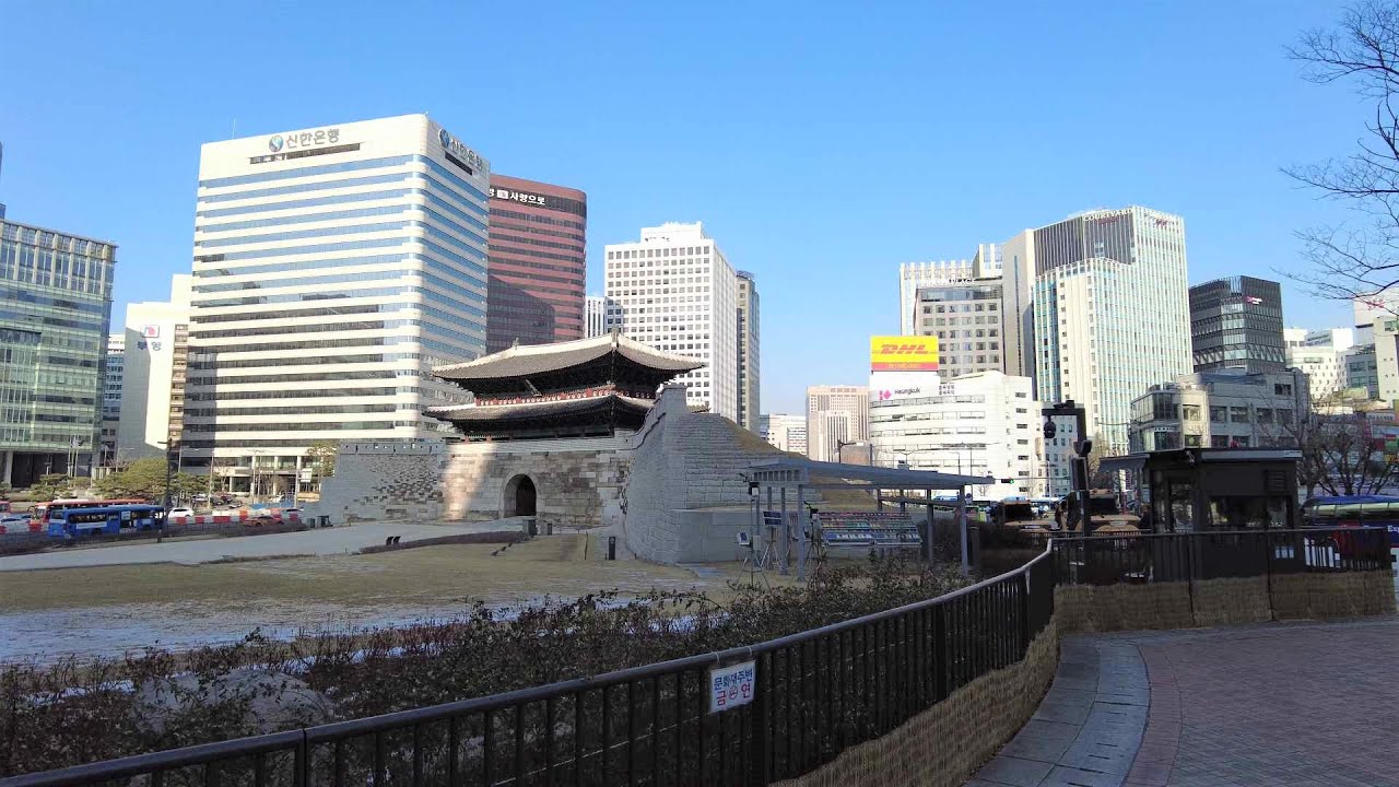 【4K】 Walking from Seoul Station to Namdaemun Market  서울역에서 남대문시장