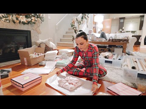 wrap-gifts-with-me-+-how-i-organize-my-christmas-wrapping-paper,-bows,-ribbons-and-more!-vlogmas!