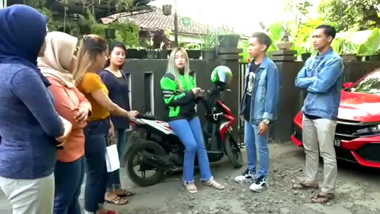 Roda pasti berputar kita tidak selamanya dibawah. dan kita tidak selamanya di atas