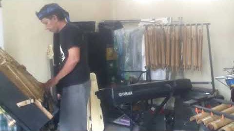 instrumen angklung song by " ulah ceurik "