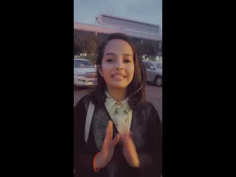 ماريا قحطان توجه رسالة إنسانية من مطار صنعاء الدولي