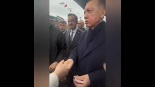 Vatandaşa Para Dağıtırken Eline Uzanan Vatandaşa Erdoğanın Cevabı Dur Ayıp Ayıp